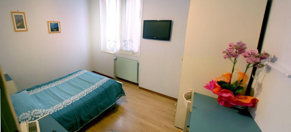 Albergo Savoia Ospedaletti Exterior photo