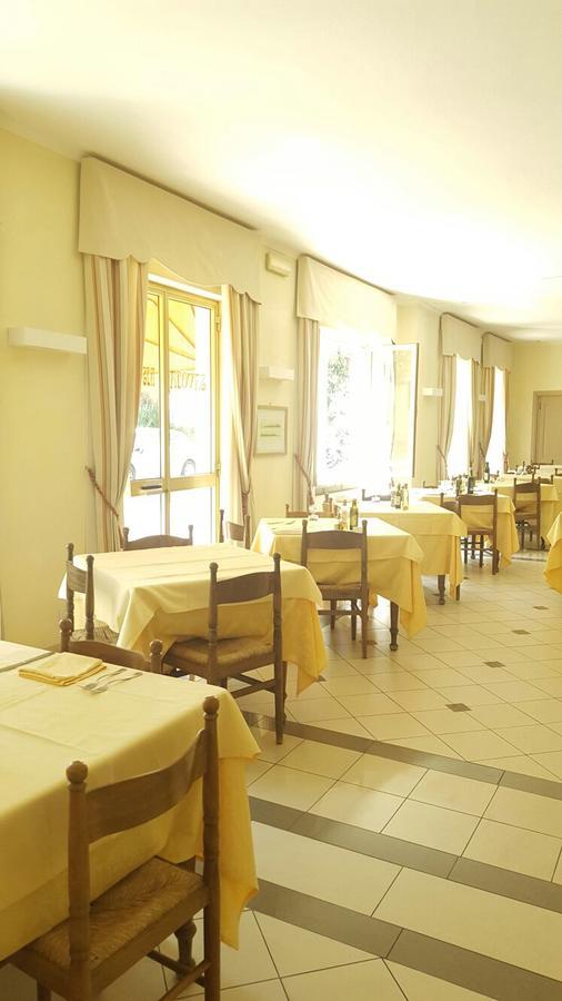 Albergo Savoia Ospedaletti Exterior photo